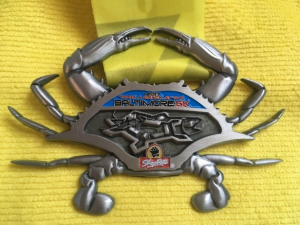図２　Baltimore running festival、ボルティモア名産の蟹の形をした参加者メダル